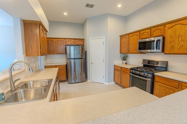 208 Discovery, Kyle, TX 78640