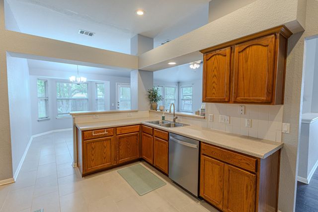 208 Discovery, Kyle, TX 78640