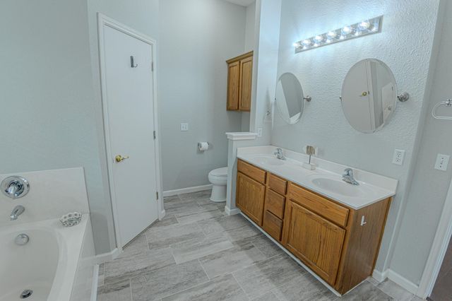 208 Discovery, Kyle, TX 78640