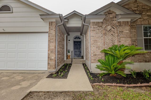 208 Discovery, Kyle, TX 78640