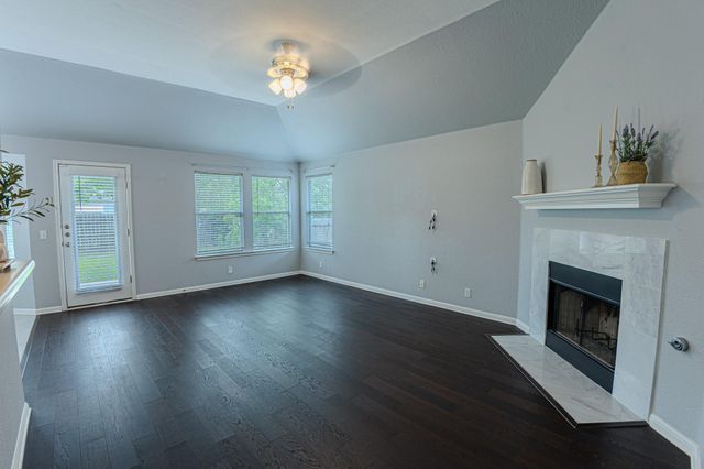 208 Discovery, Kyle, TX 78640