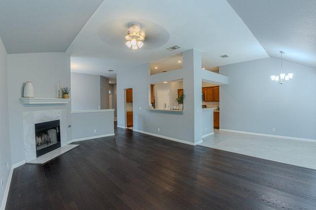 208 Discovery, Kyle, TX 78640