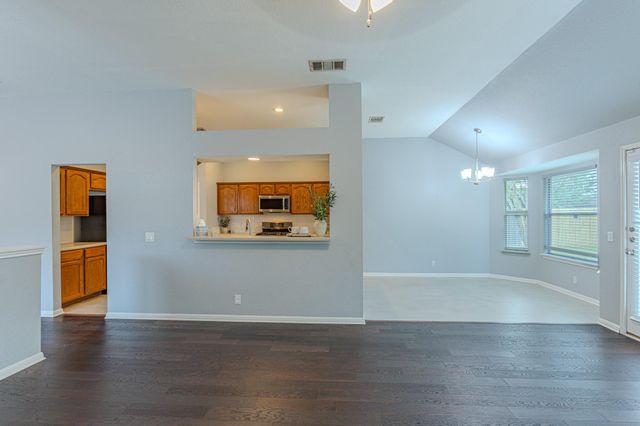 208 Discovery, Kyle, TX 78640