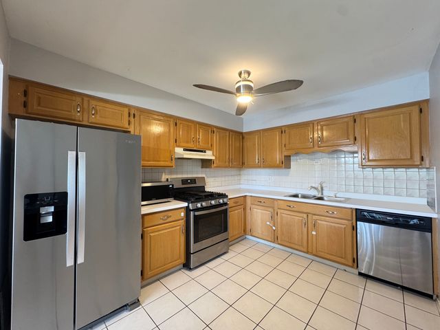 217 Lakeshore Lane, Bloomingdale, IL 60108