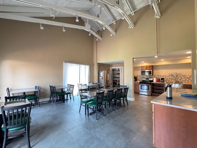 217 Lakeshore Lane, Bloomingdale, IL 60108