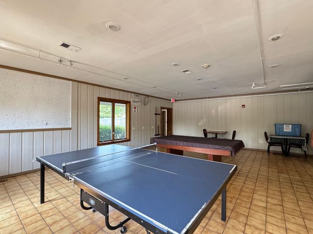 217 Lakeshore Lane, Bloomingdale, IL 60108