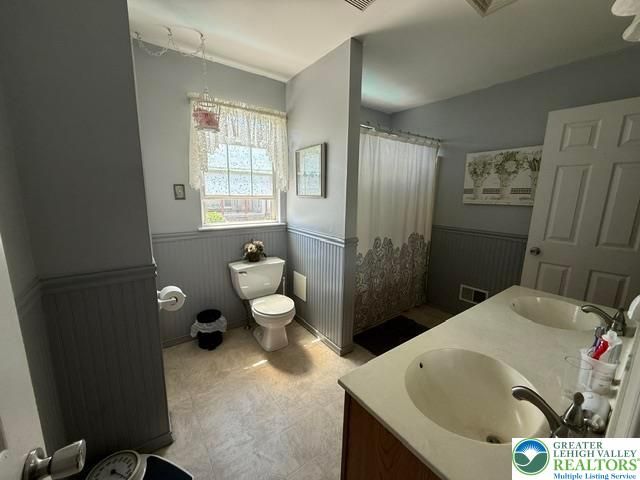 2170 Black Forest Drive, North Whitehall Twp, PA 18037