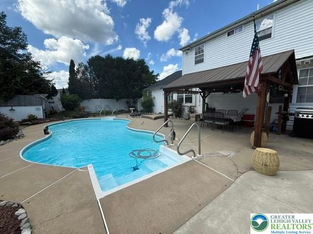 2170 Black Forest Drive, North Whitehall Twp, PA 18037
