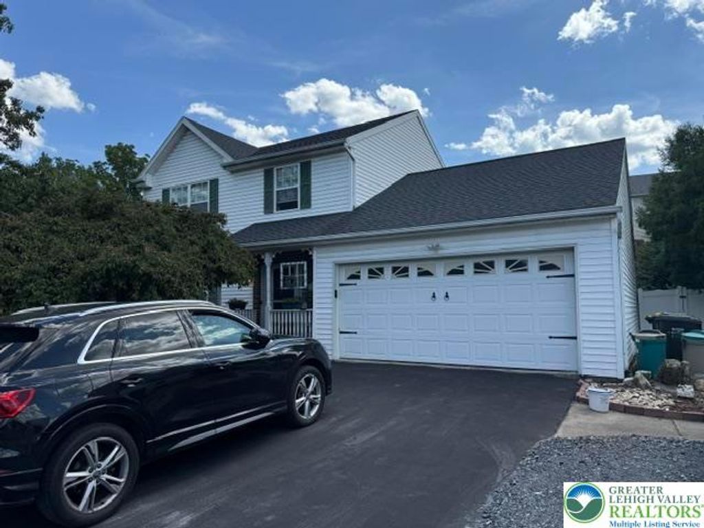 2170 Black Forest Drive, North Whitehall Twp, PA 18037