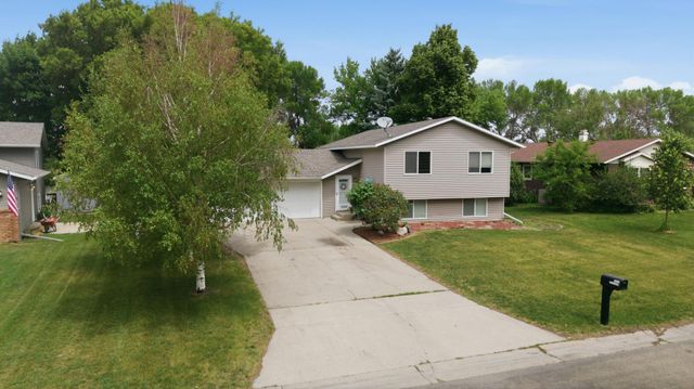 3022 14th Avenue S, Moorhead, MN 56560