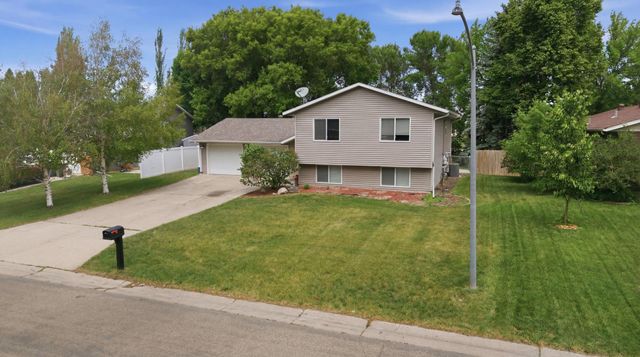 3022 14th Avenue S, Moorhead, MN 56560