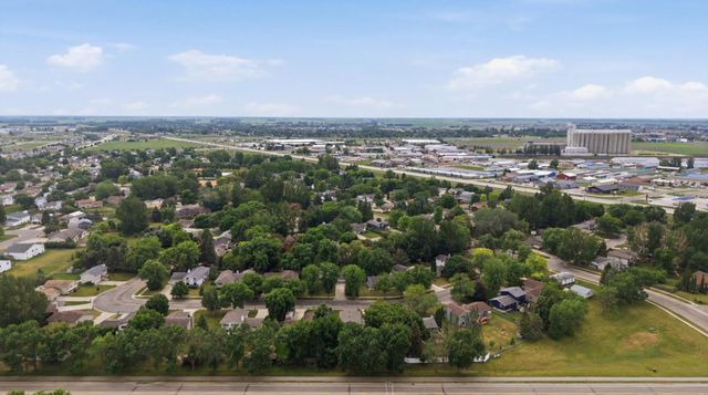 3022 14th Avenue S, Moorhead, MN 56560