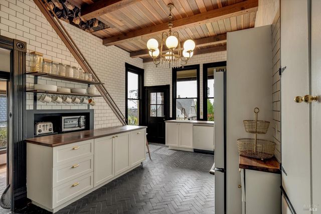 705 Georgia St, Vallejo, CA 94590