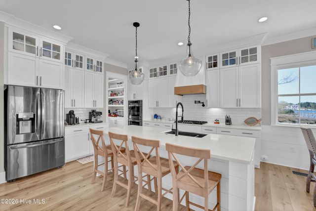 823 Chadwick Shores Drive, Sneads Ferry, NC 28460