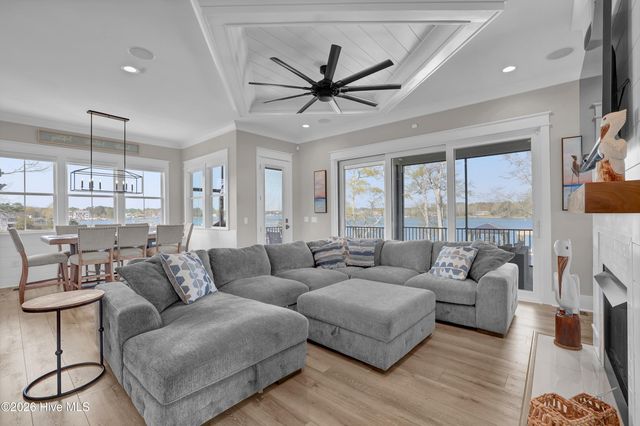823 Chadwick Shores Drive, Sneads Ferry, NC 28460
