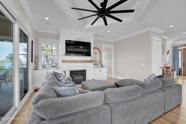 823 Chadwick Shores Drive, Sneads Ferry, NC 28460