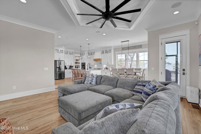 823 Chadwick Shores Drive, Sneads Ferry, NC 28460