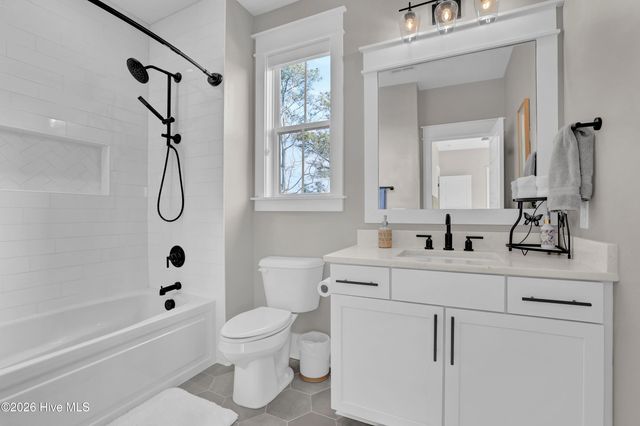 823 Chadwick Shores Drive, Sneads Ferry, NC 28460