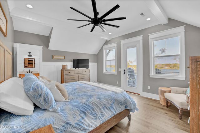 823 Chadwick Shores Drive, Sneads Ferry, NC 28460