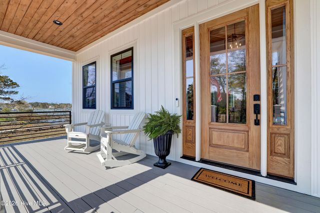823 Chadwick Shores Drive, Sneads Ferry, NC 28460