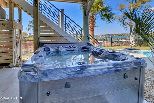 823 Chadwick Shores Drive, Sneads Ferry, NC 28460