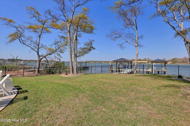 823 Chadwick Shores Drive, Sneads Ferry, NC 28460