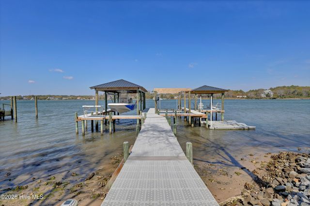 823 Chadwick Shores Drive, Sneads Ferry, NC 28460