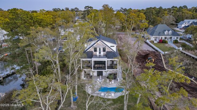 823 Chadwick Shores Drive, Sneads Ferry, NC 28460