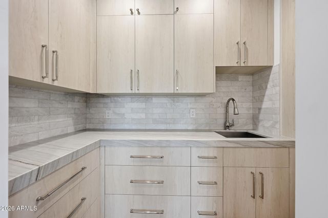 8429 E DEL CAMINO Drive, Scottsdale, AZ 85258