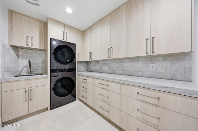 8429 E DEL CAMINO Drive, Scottsdale, AZ 85258