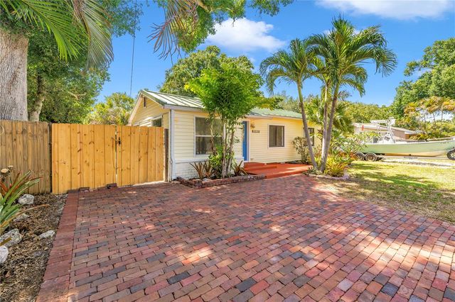 5032 19TH STREET N, St Petersburg, FL 33714