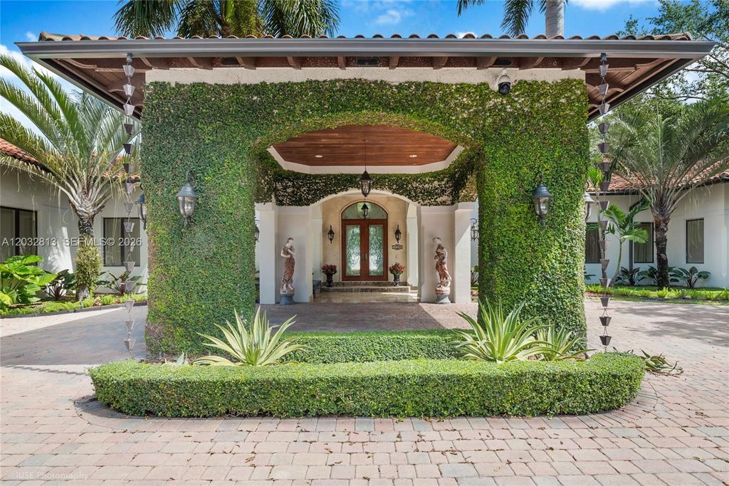 7405 SW 104th Street, Pinecrest, FL 33156