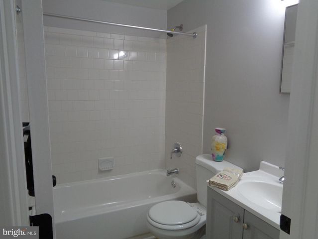 2965 YORKWAY, Dundalk, MD 21222