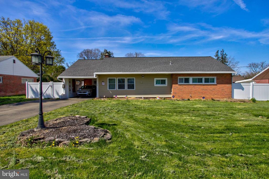 55 STANLEY AVE, Landisville, PA 17538