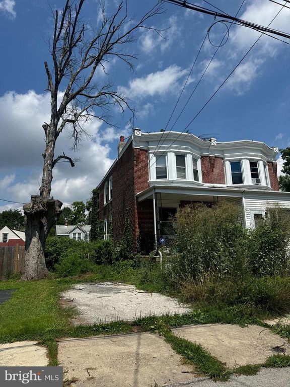 609 BEECHWOOD AVE, Darby, PA 19023