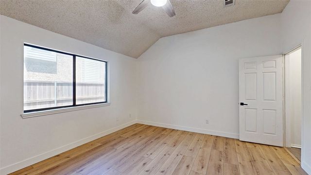3321 Knob Oak Drive, Grapevine, TX 76051