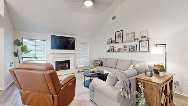 3321 Knob Oak Drive, Grapevine, TX 76051