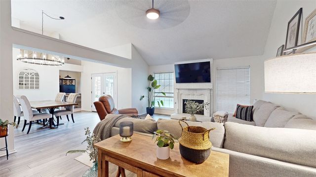 3321 Knob Oak Drive, Grapevine, TX 76051