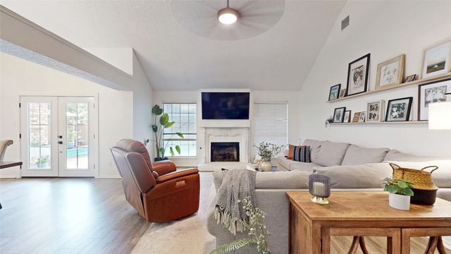 3321 Knob Oak Drive, Grapevine, TX 76051