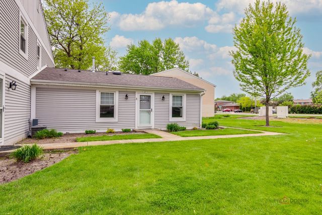 247 Sunset Court 247, Vernon Hills, IL 60061