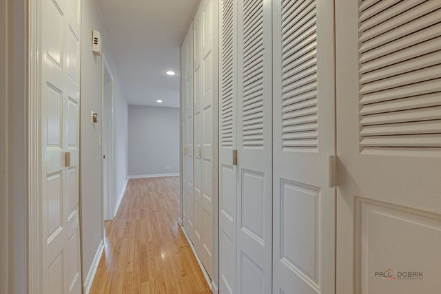 247 Sunset Court 247, Vernon Hills, IL 60061