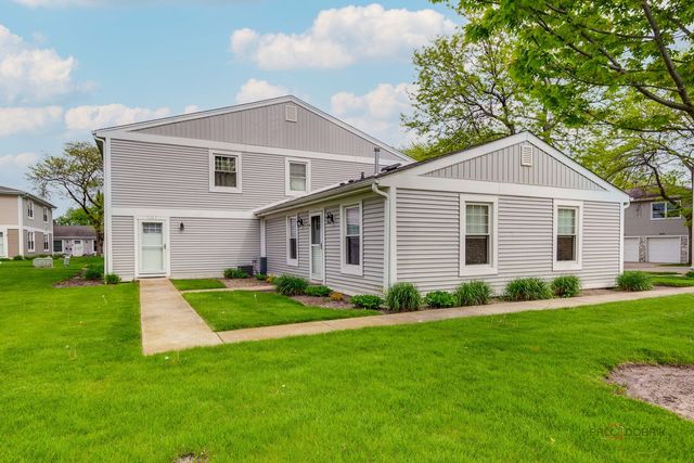 247 Sunset Court 247, Vernon Hills, IL 60061