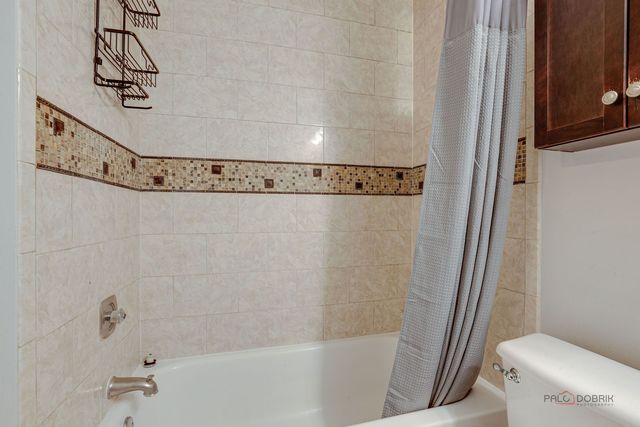 247 Sunset Court 247, Vernon Hills, IL 60061