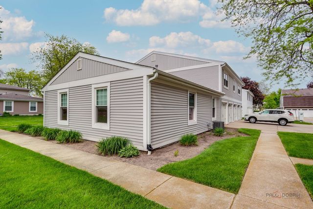 247 Sunset Court 247, Vernon Hills, IL 60061