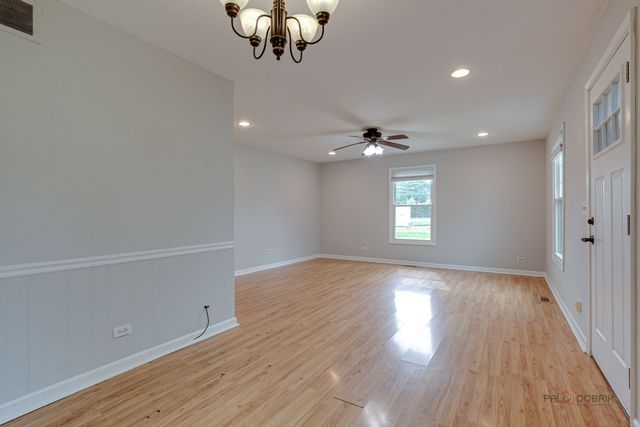 247 Sunset Court 247, Vernon Hills, IL 60061