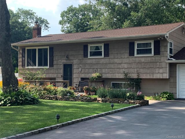 171 Shelter Road, Ronkonkoma, NY 11779