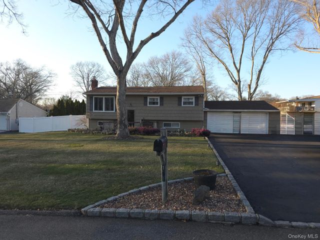 171 Shelter Road, Ronkonkoma, NY 11779