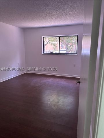 7020 NW 179th St 112, Hialeah, FL 33015