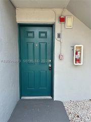 7020 NW 179th St 112, Hialeah, FL 33015