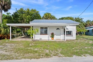 2446 NE Hickory Ave, Jensen Beach, FL 34957
